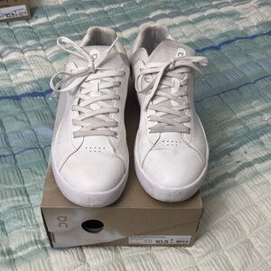 White  ON The Roger Advantage 10.5